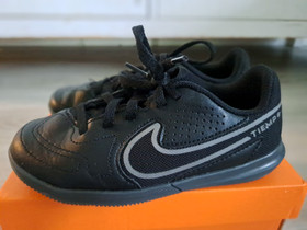 Nike Tiempo futsalkengät 28, Jalkapallo, Urheilu ja ulkoilu, Kankaanpää, Tori.fi Nike Tiempo futsalkengät 28, Jalkapallo, Urheilu ja ulkoilu, Kankaanpää, Tori.fi