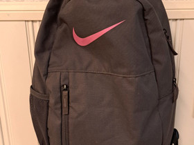 Nike reppu, Laukut ja hatut, Asusteet ja kellot, Pomarkku, Tori.fi Nike reppu, Laukut ja hatut, Asusteet ja kellot, Pomarkku, Tori.fi
