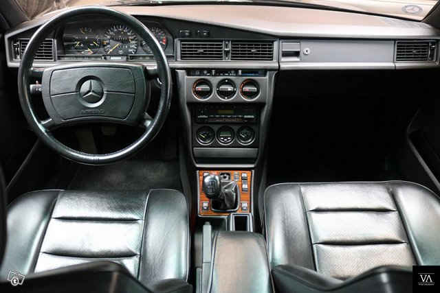 Mercedes-Benz 190 6
