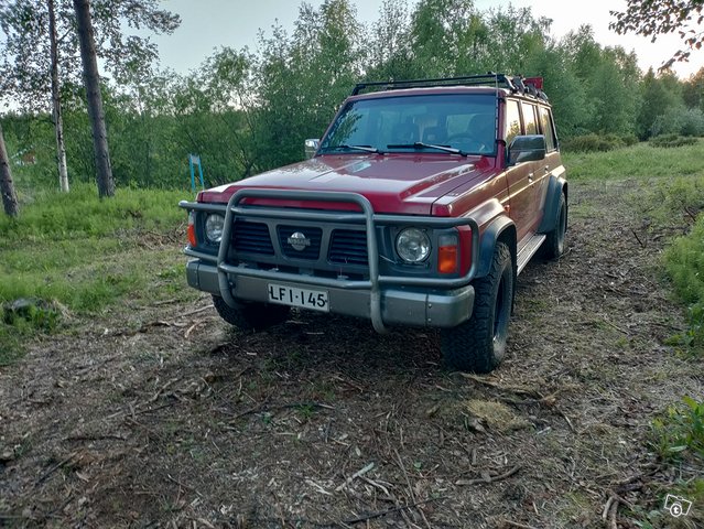 Nissan Patrol 2