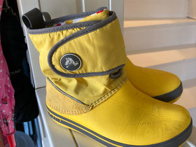 Crocsin nilkkurit J2, Lastenvaatteet ja kengät, Turku, Tori.fi Crocsin nilkkurit J2, Lastenvaatteet ja kengät, Turku, Tori.fi
