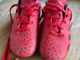Adidas jalkapallokengät 31, Jalkapallo, Urheilu ja ulkoilu, Pori, Tori.fi Adidas jalkapallokengät 31, Jalkapallo, Urheilu ja ulkoilu, Pori, Tori.fi