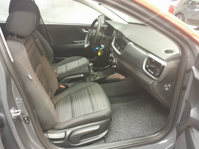 Kia Stonic 8
