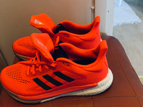 Adidas lenkkarit, Juoksu ja lenkkeily, Urheilu ja ulkoilu, Seinäjoki, Tori.fi Adidas lenkkarit, Juoksu ja lenkkeily, Urheilu ja ulkoilu, Seinäjoki, Tori.fi