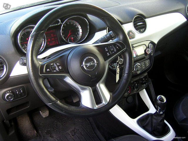 Opel Adam 8