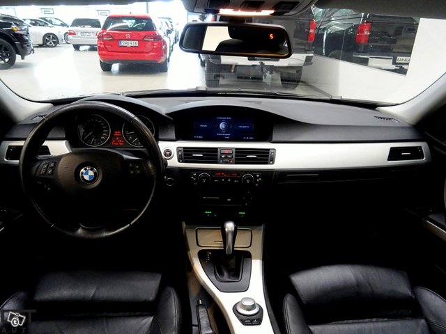 BMW 325 12
