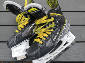Bauer 3X koko 2, Jääkiekko ja luistelu, Urheilu ja ulkoilu, Pori, Tori.fi Bauer 3X koko 2, Jääkiekko ja luistelu, Urheilu ja ulkoilu, Pori, Tori.fi