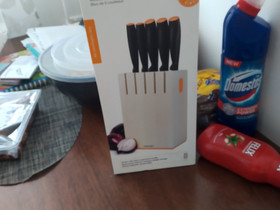 Fiskars veitsisarja, Ruokailuastiat ja aterimet, Keittiötarvikkeet ja astiat, Nurmijärvi, Tori.fi Fiskars veitsisarja, Ruokailuastiat ja aterimet, Keittiötarvikkeet ja astiat, Nurmijärvi, Tori.fi