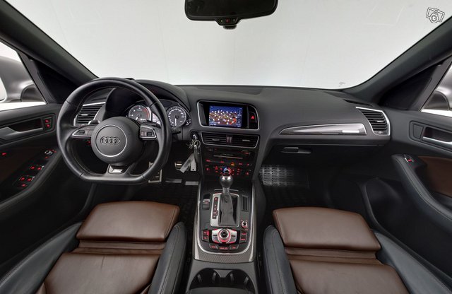 Audi SQ5 11