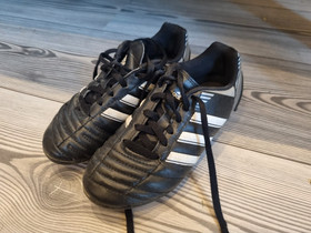 Adidas nappikset 33, Jalkapallo, Urheilu ja ulkoilu, Seinäjoki, Tori.fi Adidas nappikset 33, Jalkapallo, Urheilu ja ulkoilu, Seinäjoki, Tori.fi