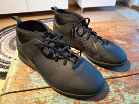 Nike Phantom futsalkengät 38,5, Pallopelit, Urheilu ja ulkoilu, Rauma, Tori.fi Nike Phantom futsalkengät 38,5, Pallopelit, Urheilu ja ulkoilu, Rauma, Tori.fi