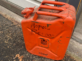 Jerrykannu/ polttoainekanisteri 20 l, Lisävarusteet ja autotarvikkeet, Auton varaosat ja tarvikkeet, Helsinki, Tori.fi Jerrykannu/ polttoainekanisteri 20 l, Lisävarusteet ja autotarvikkeet, Auton varaosat ja tarvikkeet, Helsinki, Tori.fi
