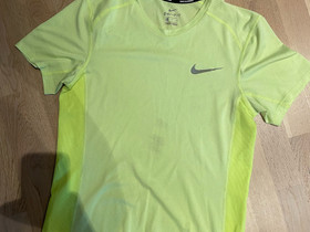Nike Running Dri-Fit tekninen paita koko S, Juoksu ja lenkkeily, Urheilu ja ulkoilu, Helsinki, Tori.fi Nike Running Dri-Fit tekninen paita koko S, Juoksu ja lenkkeily, Urheilu ja ulkoilu, Helsinki, Tori.fi