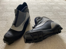 Salomon SNS perinteisen monot 43 1/3, Hiihto, Urheilu ja ulkoilu, Helsinki, Tori.fi Salomon SNS perinteisen monot 43 1/3, Hiihto, Urheilu ja ulkoilu, Helsinki, Tori.fi