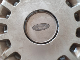 Ford Focus pölykapselut, Renkaat ja vanteet, Janakkala, Tori.fi Ford Focus pölykapselut, Renkaat ja vanteet, Janakkala, Tori.fi