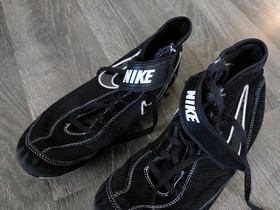 Nike painitossut, koko 38.5, Kamppailulajit, Urheilu ja ulkoilu, Ilmajoki, Tori.fi Nike painitossut, koko 38.5, Kamppailulajit, Urheilu ja ulkoilu, Ilmajoki, Tori.fi