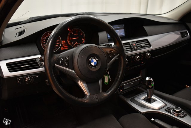 BMW 520 13