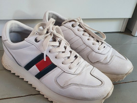 Tommy Hilfiger lenkkarit *42, Vaatteet ja kengät, Laihia, Tori.fi Tommy Hilfiger lenkkarit *42, Vaatteet ja kengät, Laihia, Tori.fi