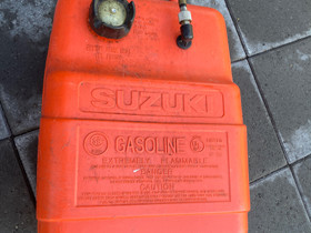 Tankki 25 l Suzuki, Veneen varusteet ja varaosat, Venetarvikkeet ja veneily, Rovaniemi, Tori.fi Tankki 25 l Suzuki, Veneen varusteet ja varaosat, Venetarvikkeet ja veneily, Rovaniemi, Tori.fi