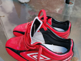 Umbro nappulakengät, Jalkapallo, Urheilu ja ulkoilu, Vaasa, Tori.fi Umbro nappulakengät, Jalkapallo, Urheilu ja ulkoilu, Vaasa, Tori.fi