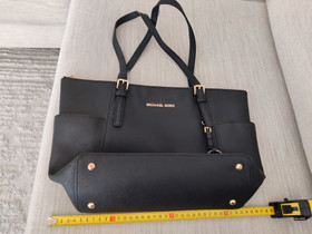 Michael Kors laukku, Laukut ja hatut, Asusteet ja kellot, Lahti, Tori.fi Michael Kors laukku, Laukut ja hatut, Asusteet ja kellot, Lahti, Tori.fi