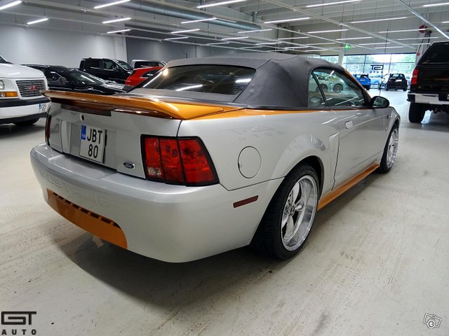 Ford Mustang 10