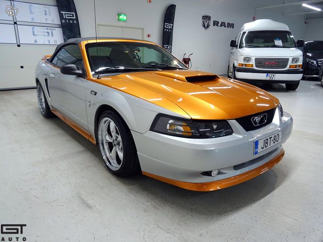 Ford Mustang 11