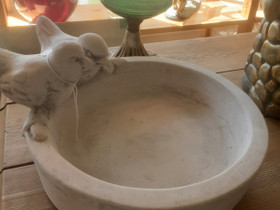 Lintujen juottoallas betonia, Ruukut, kivet ja koristeet, Piha ja puutarha, Kouvola, Tori.fi Lintujen juottoallas betonia, Ruukut, kivet ja koristeet, Piha ja puutarha, Kouvola, Tori.fi