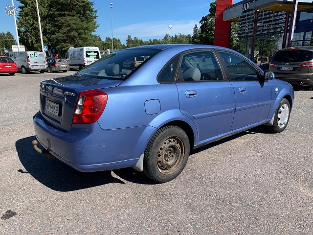Daewoo Nubira 4