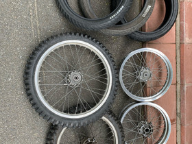 Vanteita ja kumeja, Mopot, Moto, Kajaani, Tori.fi Vanteita ja kumeja, Mopot, Moto, Kajaani, Tori.fi
