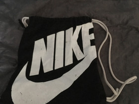 Nike reppu, Laukut ja hatut, Asusteet ja kellot, Hollola, Tori.fi Nike reppu, Laukut ja hatut, Asusteet ja kellot, Hollola, Tori.fi