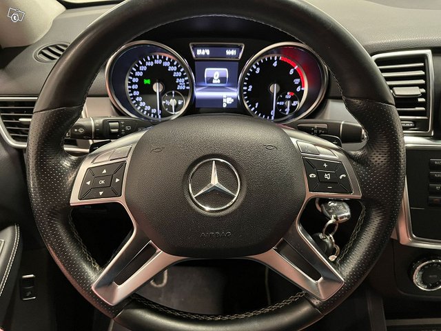 Mercedes-Benz ML 16