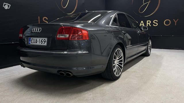 Audi S8 3