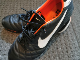 Nike Tiempo, Jalkapallo, Urheilu ja ulkoilu, Kouvola, Tori.fi Nike Tiempo, Jalkapallo, Urheilu ja ulkoilu, Kouvola, Tori.fi