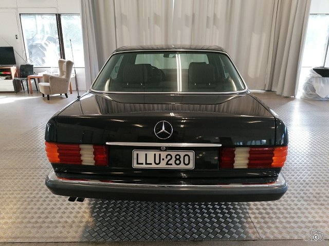 Mercedes-Benz 260 8