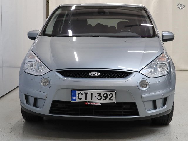 Ford S-Max 9