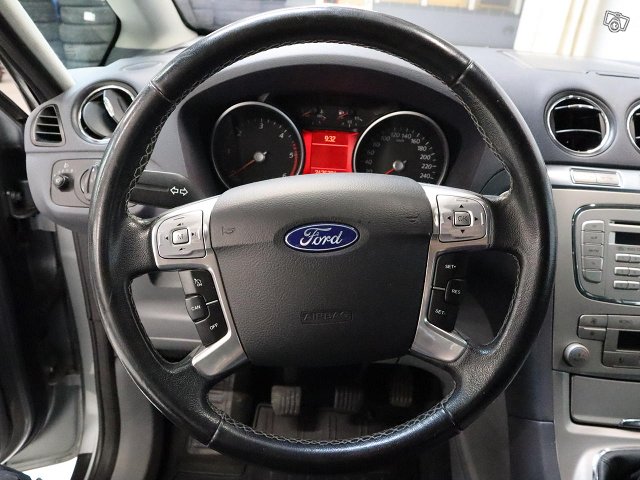 Ford S-Max 15