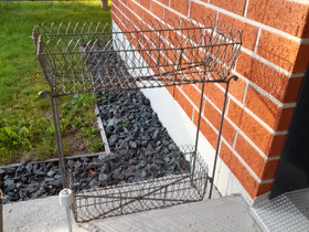 Metallilankahylly, Ruukut, kivet ja koristeet, Piha ja puutarha, Kontiolahti, Tori.fi Metallilankahylly, Ruukut, kivet ja koristeet, Piha ja puutarha, Kontiolahti, Tori.fi