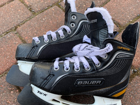 Bauer luistimet koko 31, Jääkiekko ja luistelu, Urheilu ja ulkoilu, Pori, Tori.fi Bauer luistimet koko 31, Jääkiekko ja luistelu, Urheilu ja ulkoilu, Pori, Tori.fi