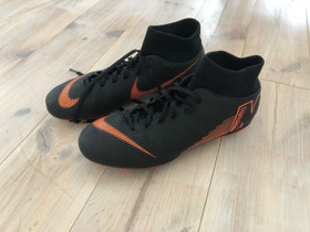 Nike 40,5 lähes uudet nappikset, Jalkapallo, Urheilu ja ulkoilu, Hämeenlinna, Tori.fi Nike 40,5 lähes uudet nappikset, Jalkapallo, Urheilu ja ulkoilu, Hämeenlinna, Tori.fi
