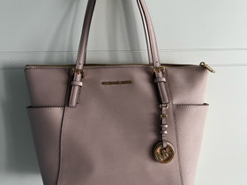 Michael Kors laukku, Laukut ja hatut, Asusteet ja kellot, Pori, Tori.fi Michael Kors laukku, Laukut ja hatut, Asusteet ja kellot, Pori, Tori.fi