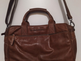Chesterfield laukku nahkaa, Laukut ja hatut, Asusteet ja kellot, Kajaani, Tori.fi Chesterfield laukku nahkaa, Laukut ja hatut, Asusteet ja kellot, Kajaani, Tori.fi