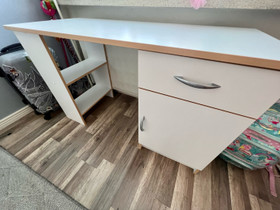 Koulupöytä, Tuolit, sängyt ja kalusteet, Lastentarvikkeet ja lelut, Kajaani, Tori.fi Koulupöytä, Tuolit, sängyt ja kalusteet, Lastentarvikkeet ja lelut, Kajaani, Tori.fi