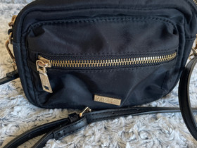 Pull&bearin olkalaukku, Laukut ja hatut, Asusteet ja kellot, Jyväskylä, Tori.fi Pull&bearin olkalaukku, Laukut ja hatut, Asusteet ja kellot, Jyväskylä, Tori.fi