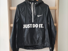 Nike takki, Vaatteet ja kengät, Pori, Tori.fi Nike takki, Vaatteet ja kengät, Pori, Tori.fi