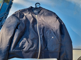 Bomber takki, Vaatteet ja kengät, Kontiolahti, Tori.fi Bomber takki, Vaatteet ja kengät, Kontiolahti, Tori.fi