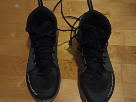Under armour koripallokengät, Pallopelit, Urheilu ja ulkoilu, Järvenpää, Tori.fi Under armour koripallokengät, Pallopelit, Urheilu ja ulkoilu, Järvenpää, Tori.fi