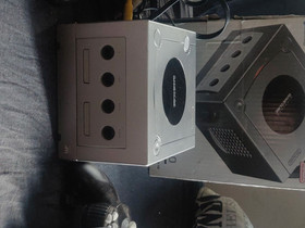 Hopea nintendo gamecube, Pelikonsolit ja pelaaminen, Viihde-elektroniikka, Äänekoski, Tori.fi Hopea nintendo gamecube, Pelikonsolit ja pelaaminen, Viihde-elektroniikka, Äänekoski, Tori.fi