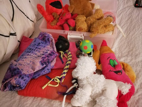 Koiran leluja ja pinkki boxi, Koirien tarvikkeet, Lemmikkieläimet, Oulu, Tori.fi Koiran leluja ja pinkki boxi, Koirien tarvikkeet, Lemmikkieläimet, Oulu, Tori.fi