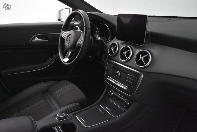 Mercedes-Benz CLA 11